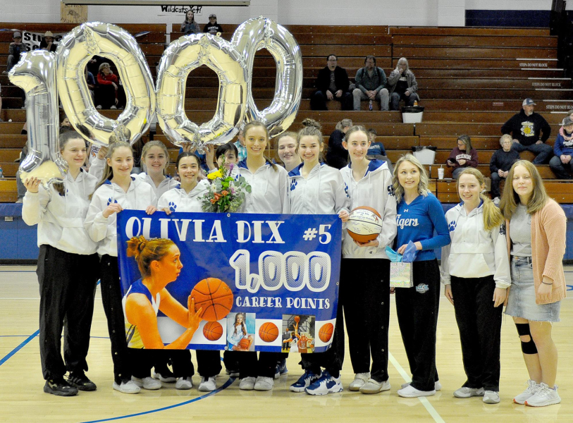 Dix reaches 1,000-point milestone