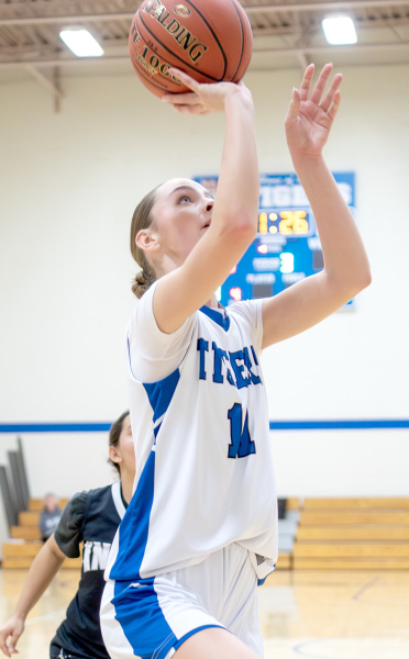 Addison Dix goes in for a layup vs. Lakeside
