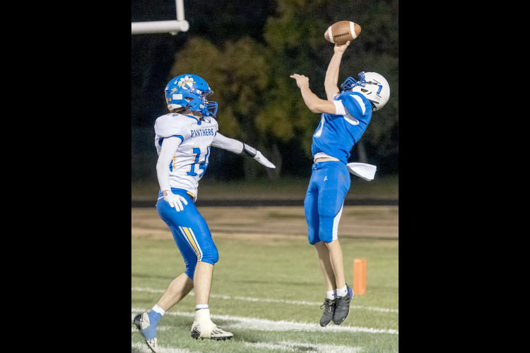 Ashton Nuss nearly made this one-handed grab