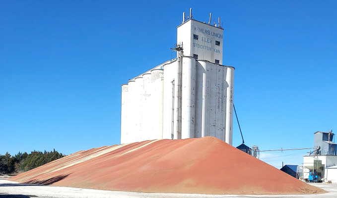 THE AREA FALL HARVEST IS COMPLETE. This year, the Stockton Farmers Union Elevator took in 392,000 bushels of milo, 148,000 bushels of corn, and 11,000 bushels of beans. The Woodston Coop took in 285,000 bushels of milo, 217,000 bushels of corn, and 25,000 bushels of beans. This harvest is 100% of last year’s harvest and 90% of a ten-year average.