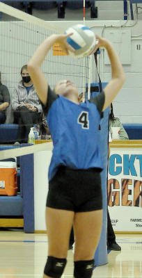 SENIOR CHLOE PLUMER