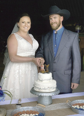 Knipp and Sander wed on May 2, 2020