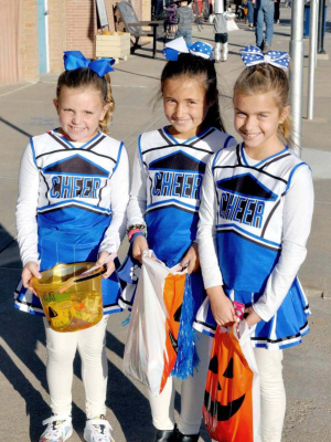 CHEERLEADERS REMY MUIR, CORBYN GLENDENING