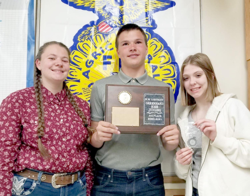 THE STOCKTON FFA HORSE JUDGING Greenhand Team