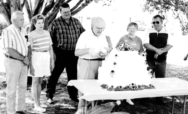 MAYOR LEE PHELPS CUT STOCKTON’S 125TH BIRTHDAY CAKE