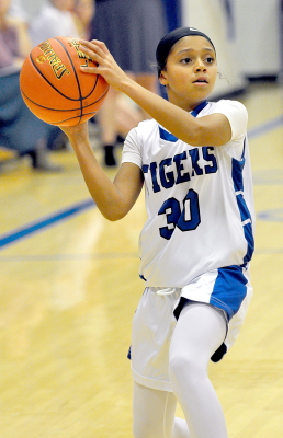 Ava McCoy vs. Paradise JH