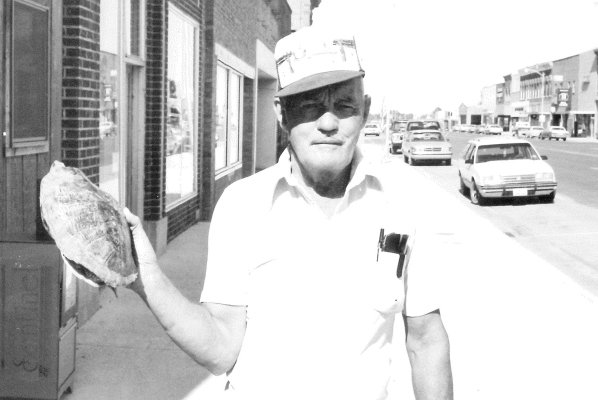 CHET BAXTER