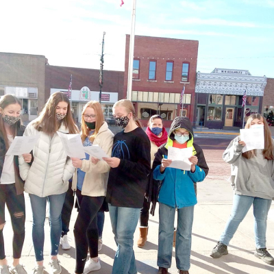 Carolers share Christmas joy
