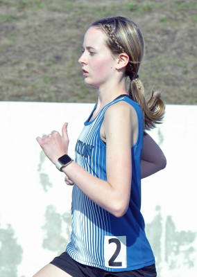 Cheyenne Hoeting — 2nd in 1600M — Stockton Meet