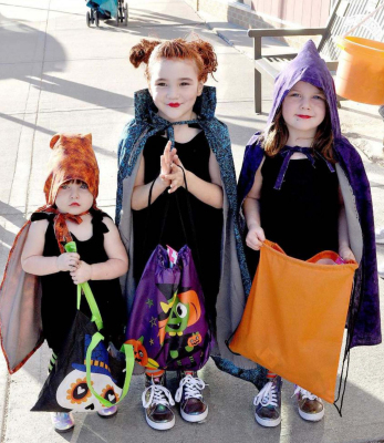 THE SANDERSON SISTERS