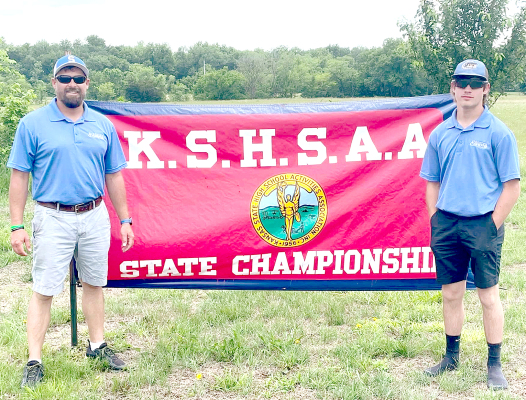     Coach Heath Muir and Emerson Lowry | State Golf Championships (Courtesy Photo)